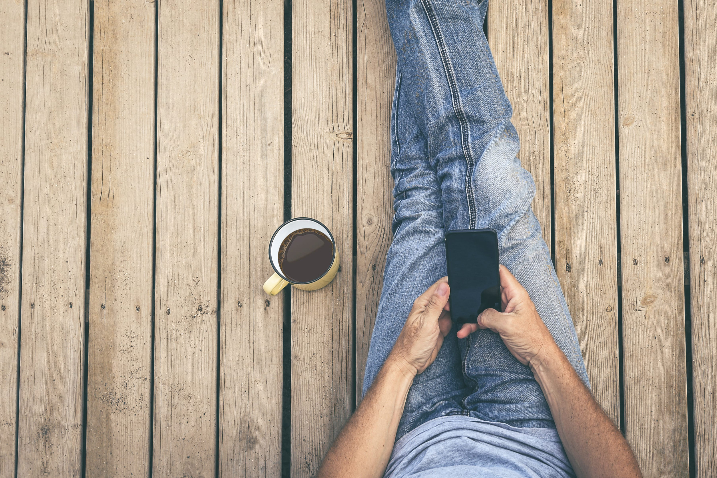 Paint vs. Stain: Which to Use for a Beautiful Deck?