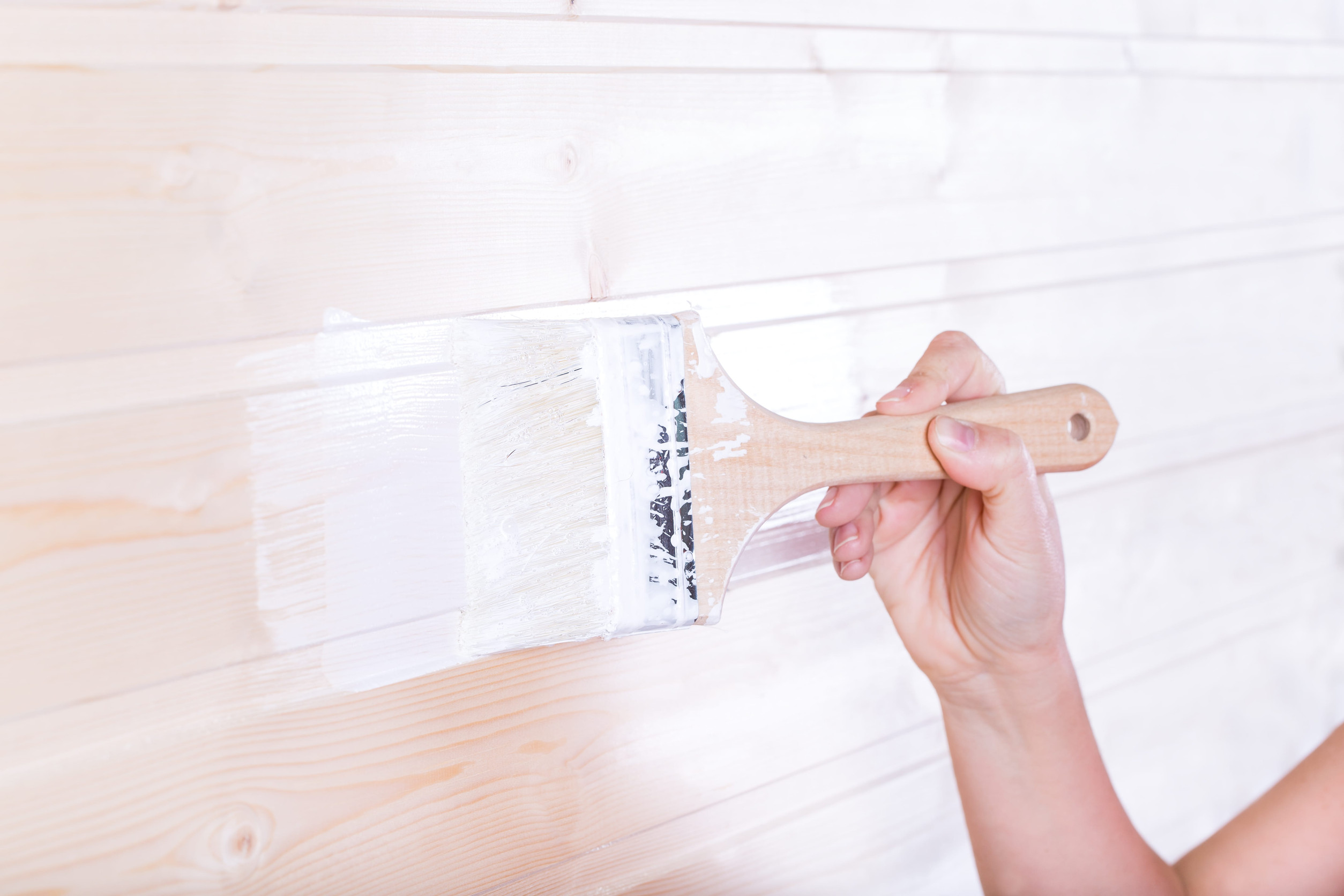 Why Pre-Finishing Building Materials Makes Sense Before Winter